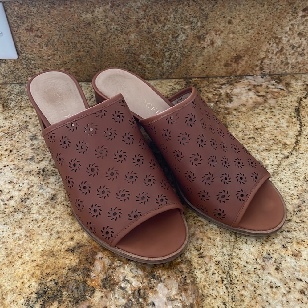 Jack Rogers flower perforated mules